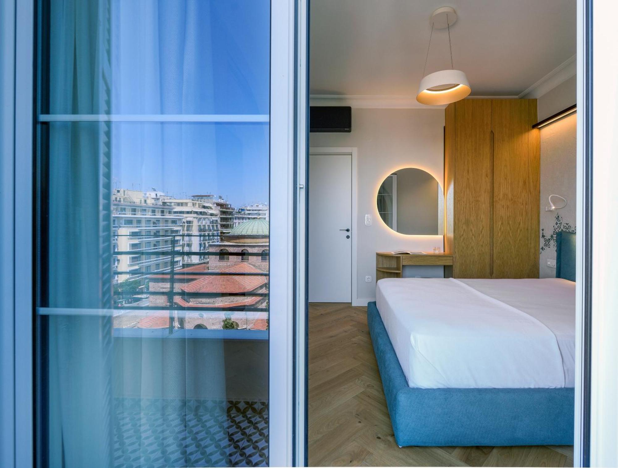 Queen Apartment Thessaloniki By Luxlikehome Exterior photo