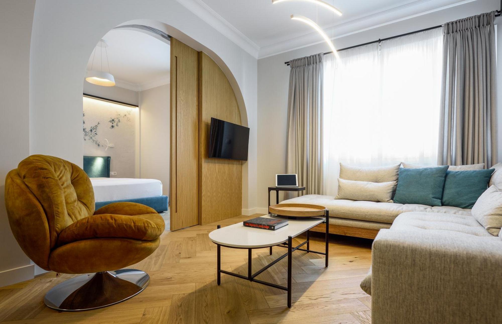 Queen Apartment Thessaloniki By Luxlikehome Exterior photo