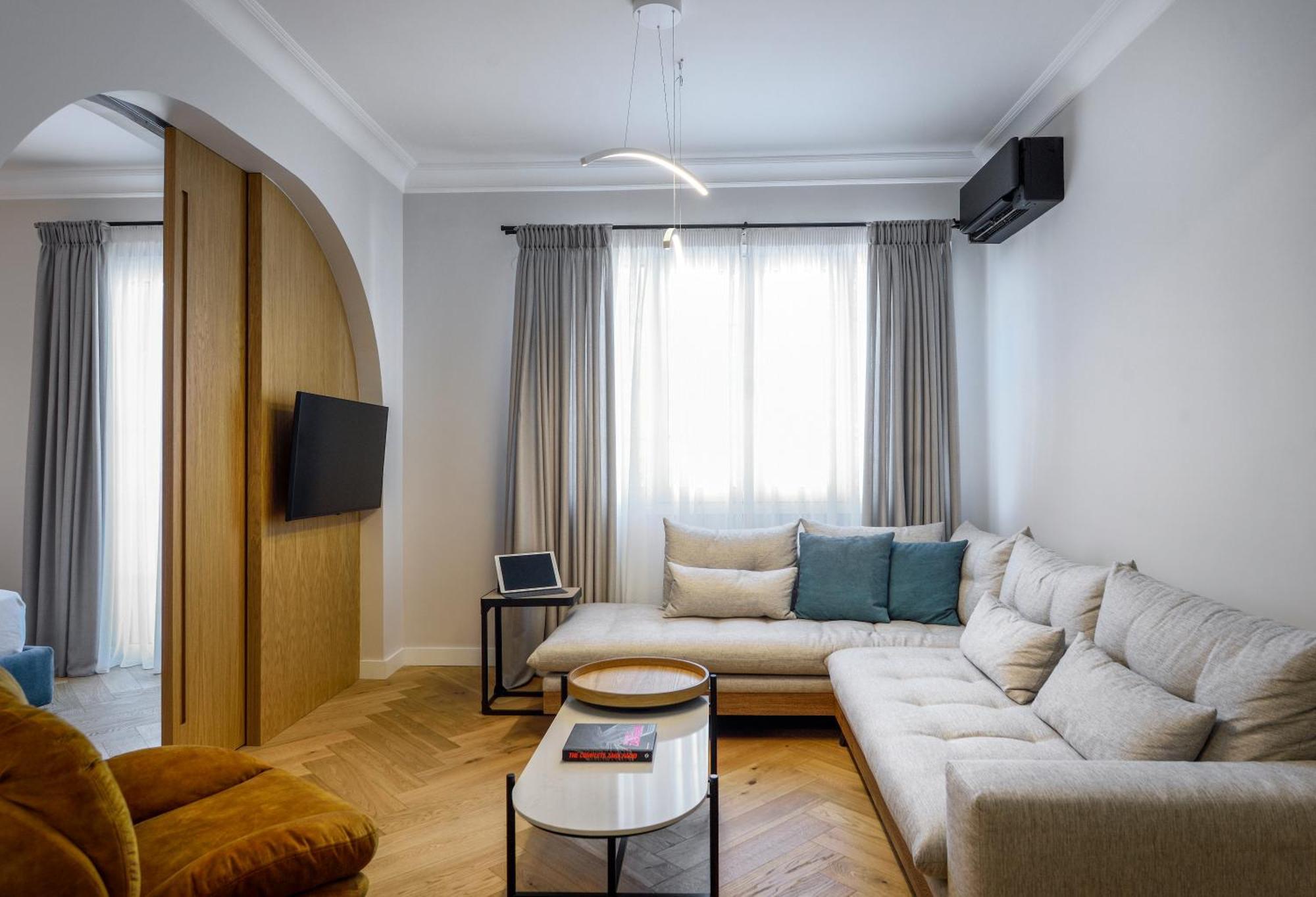 Queen Apartment Thessaloniki By Luxlikehome Exterior photo